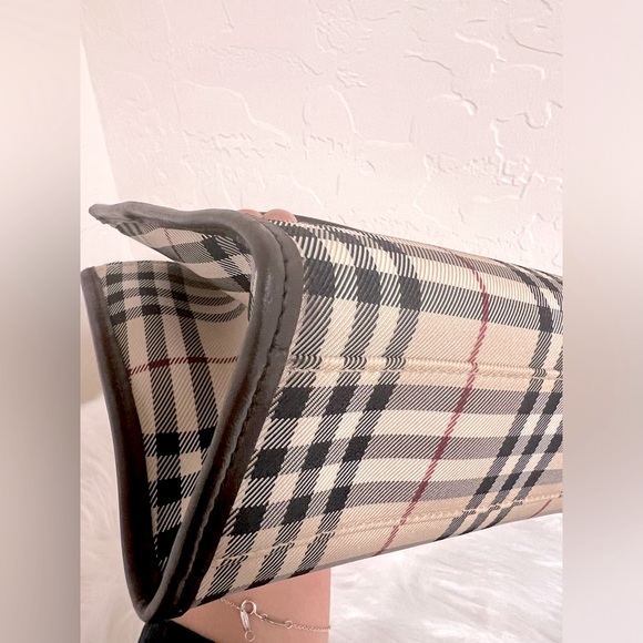 Burberry Nova Check Tote Bag - Picture 11 of 17